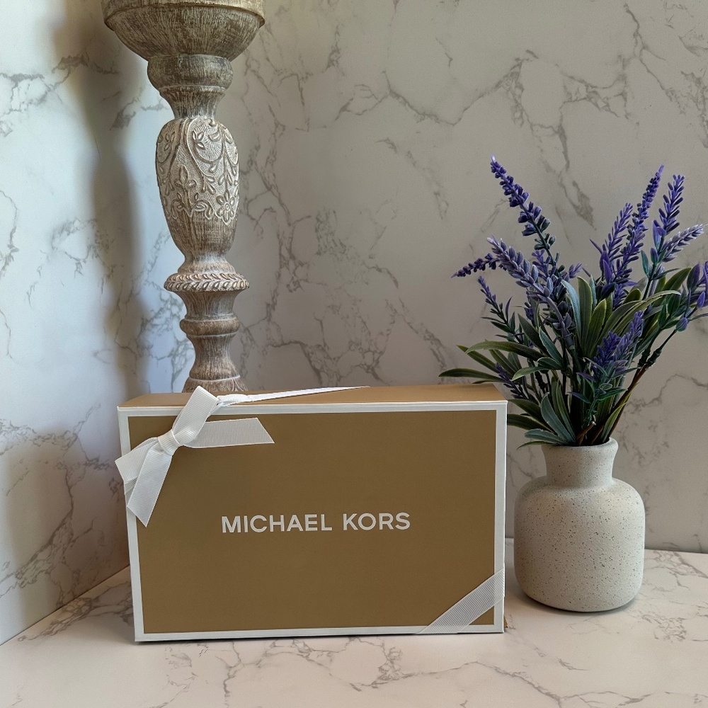 Michael Kors SMALL Magnetic Gift Box Kit w/Tissue, Ribbon & Card